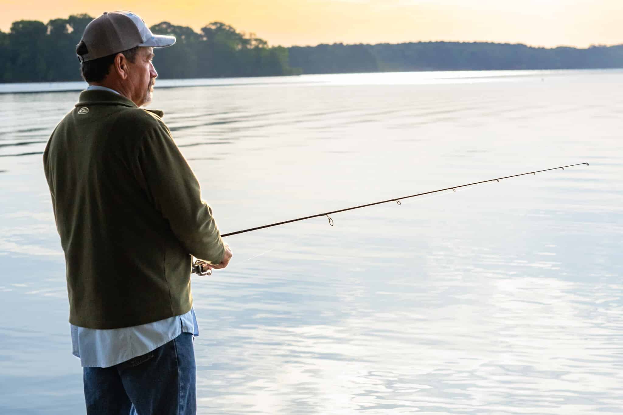 jbp highres mlc 19 fishing on the boat docks in mid lake campground on toledo bend at hemphill tx